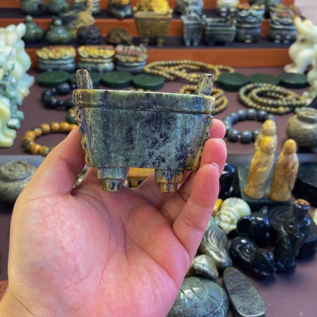 【闪购商品】未镶嵌岫岩河磨玉（透闪石质玉）挂件