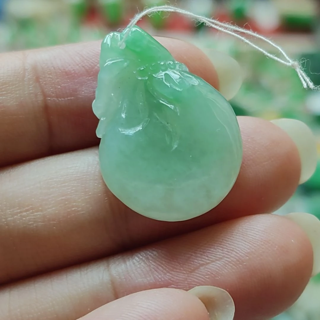 翡翠未镶嵌颈饰缅2
