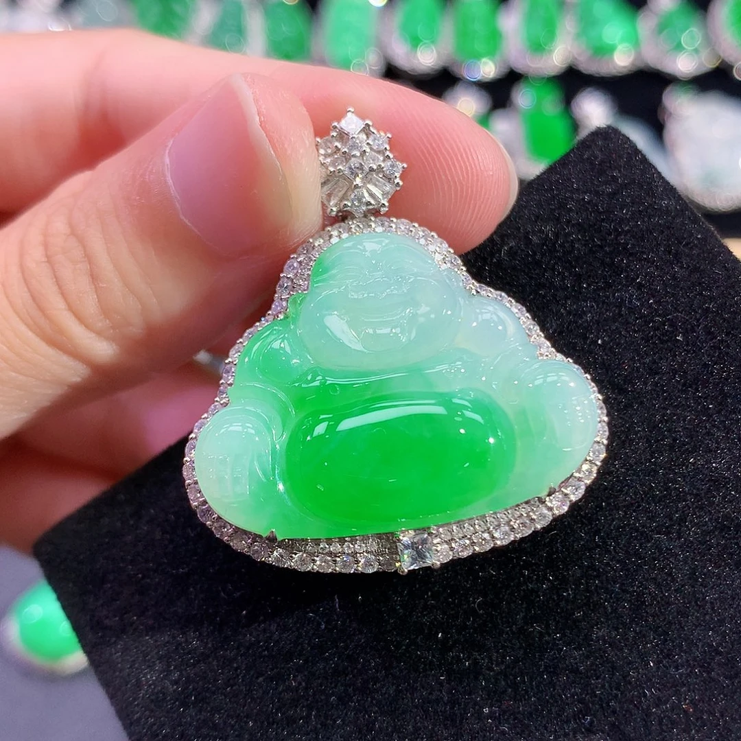 翡翠18K金镶嵌颈饰