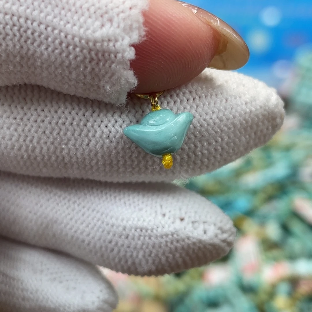 绿松石未镶嵌挂件