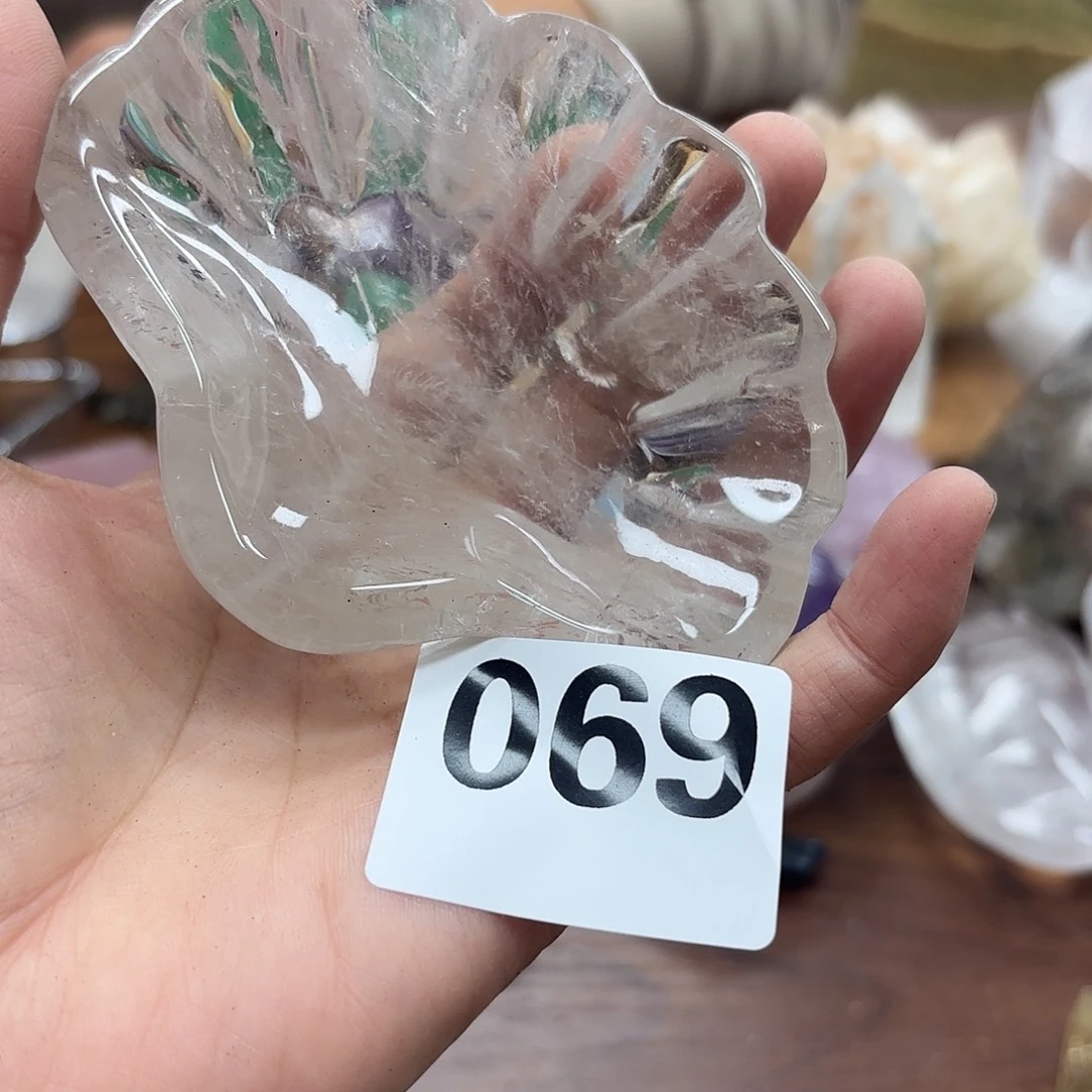 ****满水晶未镶嵌大型摆件（非配饰）