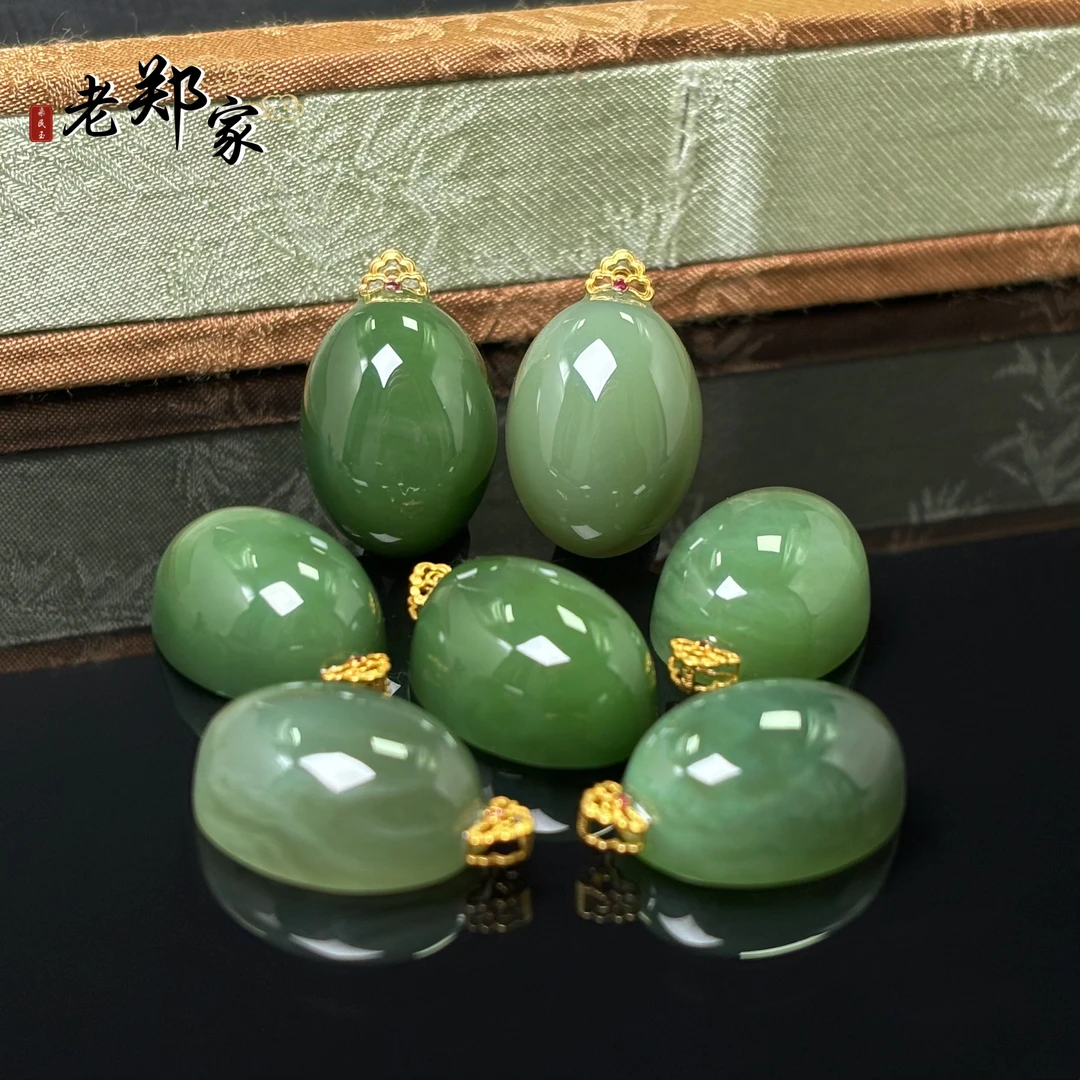 【何晟铭专属】18k金和田玉蛋面吊坠 多样性发一件不带链 HA1D3273