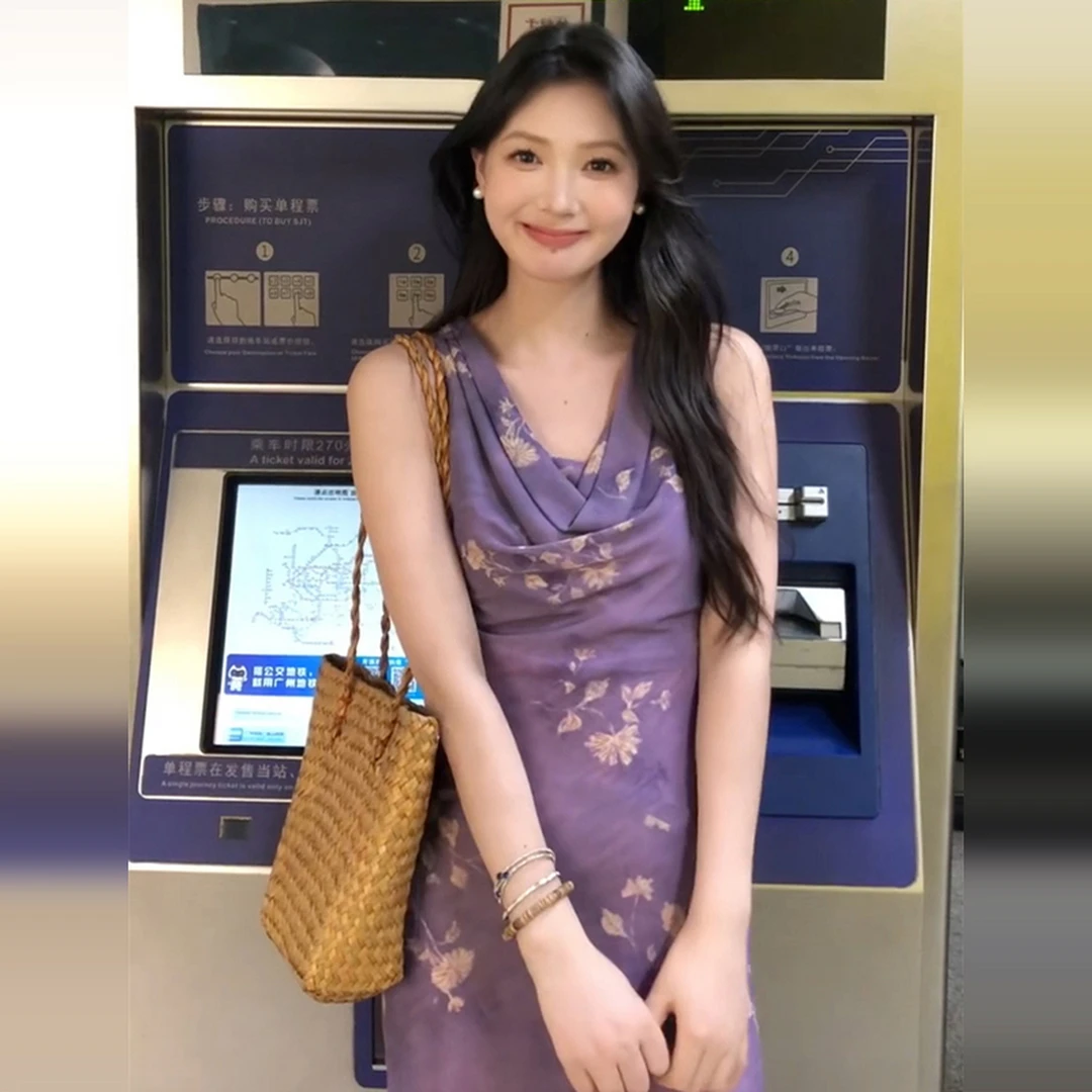 2025新款法式紫色挂脖荡领碎花连衣裙女夏季海边修身显瘦长裙3698