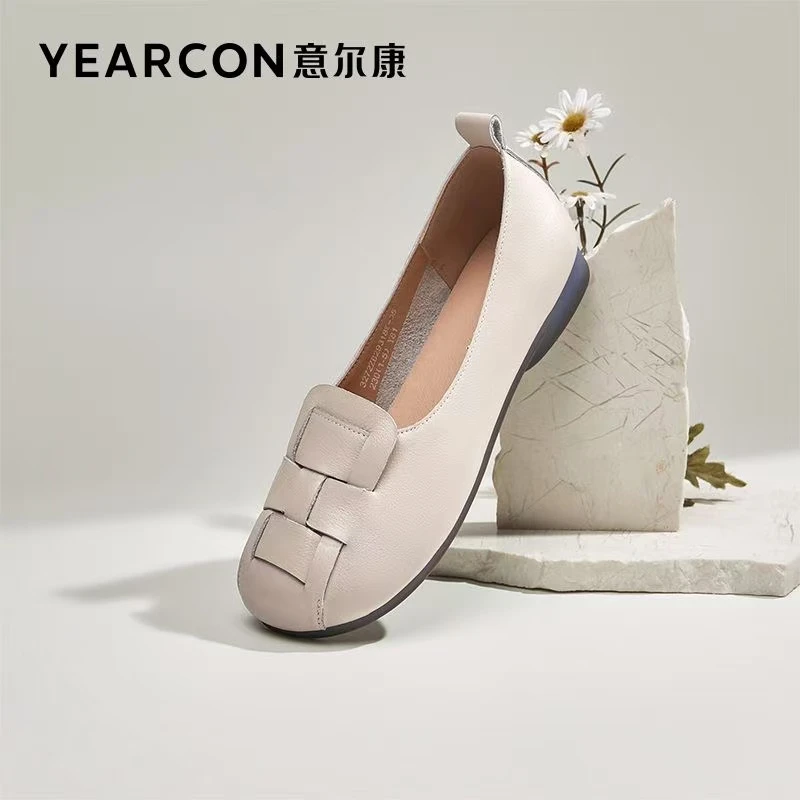 意尔康防滑真皮凉鞋软底休闲风金属包头鞋平底49450