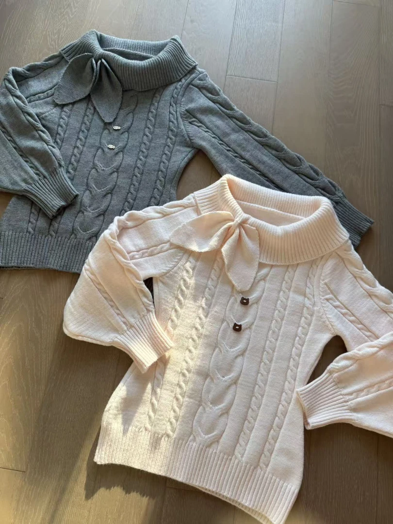 （这是雯雯）古早风秋叶兔儿圆领学院风甜美毛衣