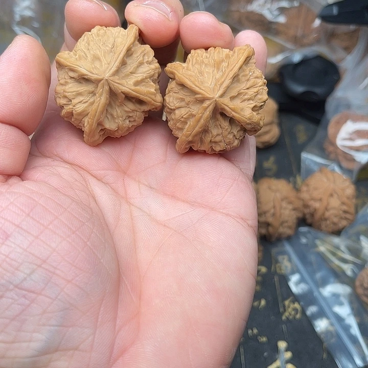 王****今日拍品推荐四棱