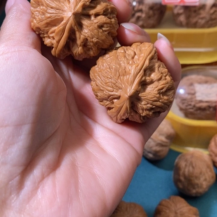 文玩核桃吊坠咏**森红锦鲤