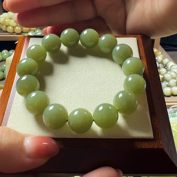 诗***雪和田玉（糖玉）未镶嵌手链