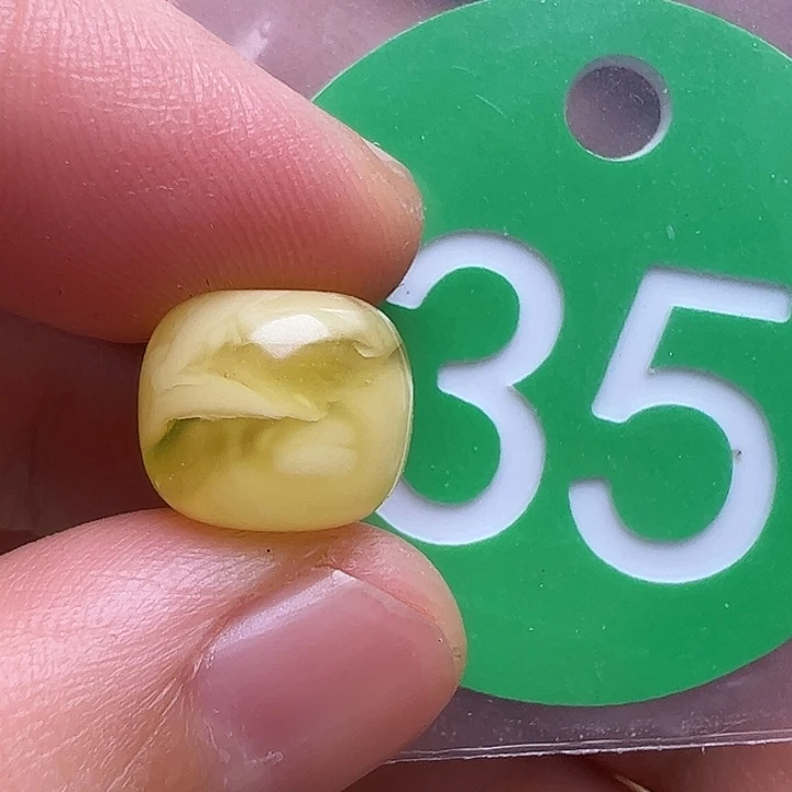 未镶嵌蜜蜡裸石花粉11m m