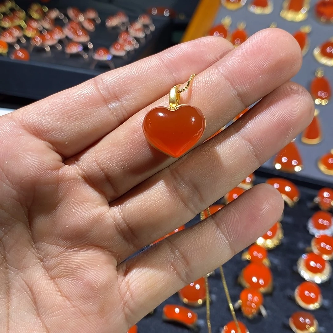 南红玛瑙颈饰18K金镶嵌