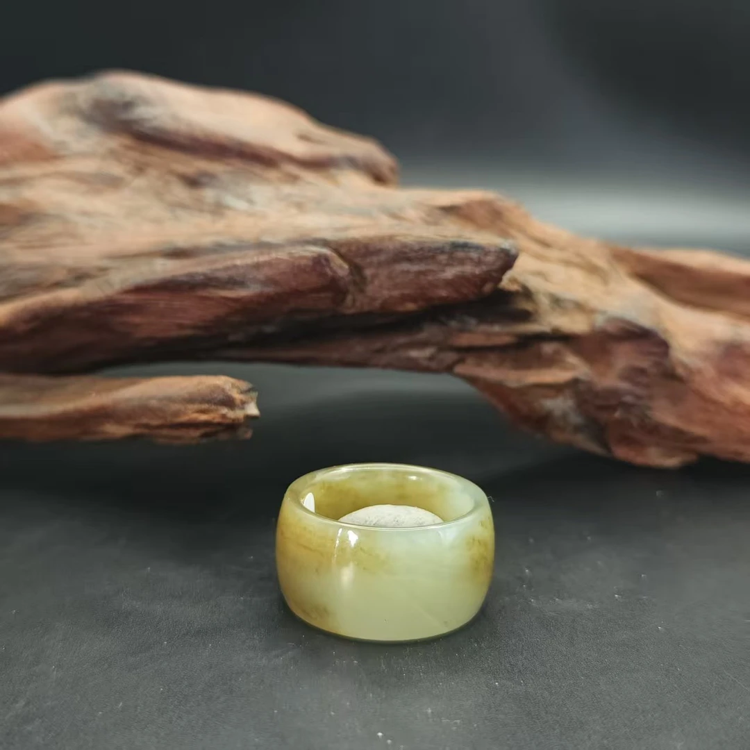 Q和田玉戒圈0497