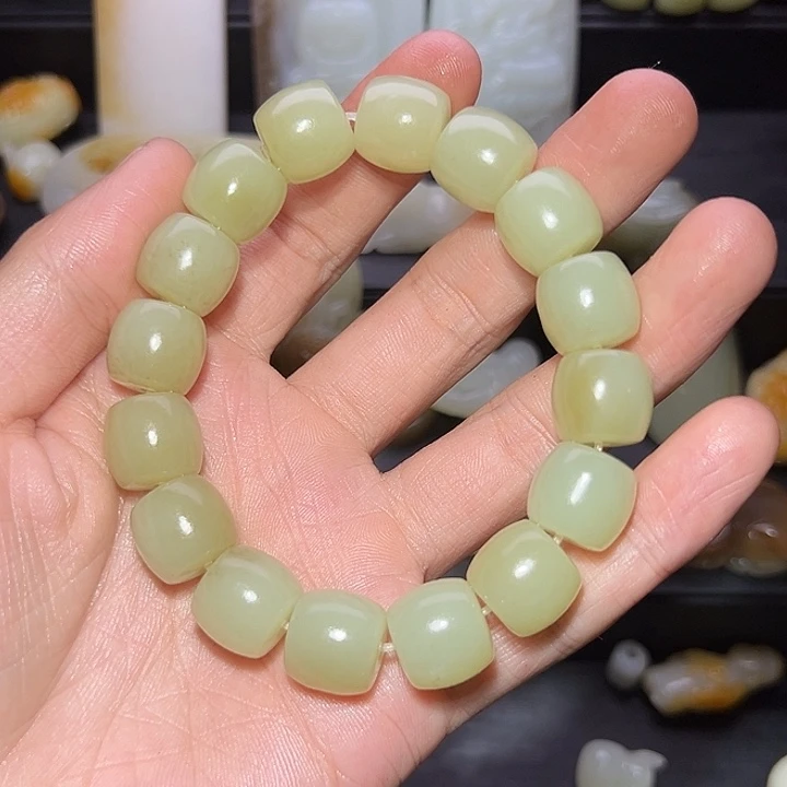 繁***朵和田玉（糖玉）未镶嵌颈饰