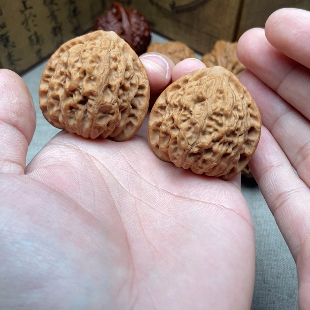 吊坠文玩核桃金牛