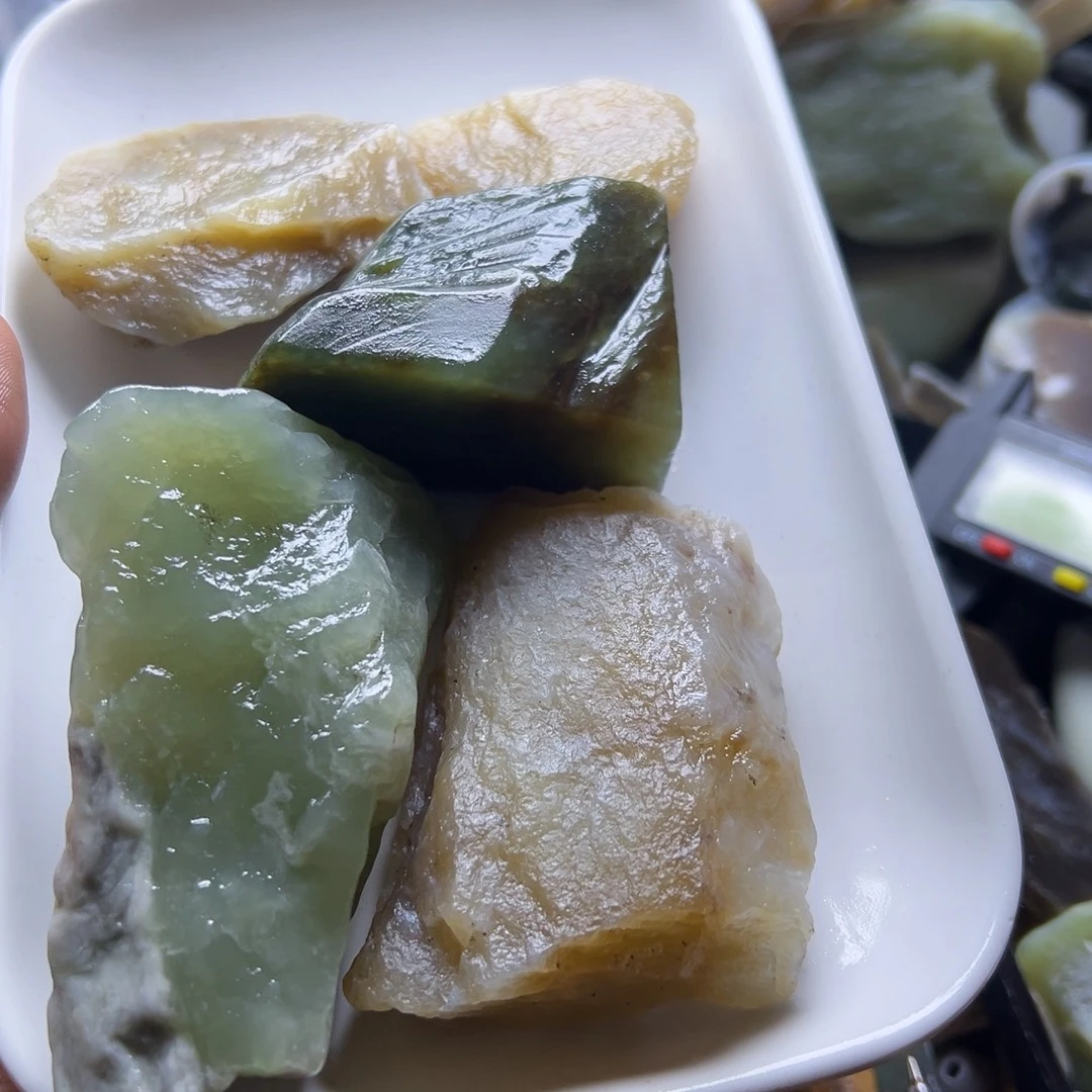 和田玉（糖玉）未镶嵌挂件