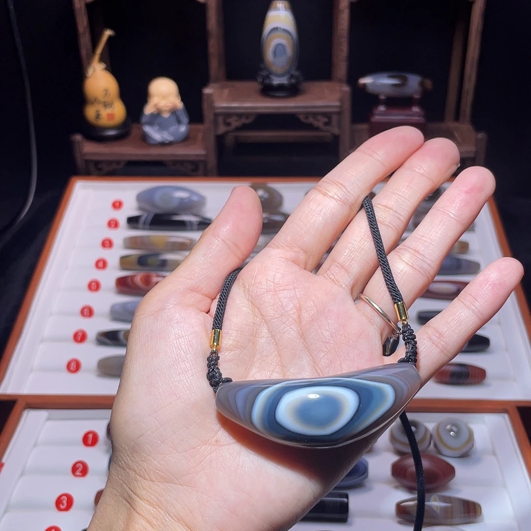 玛瑙/玉髓未镶嵌吊坠(赠链)