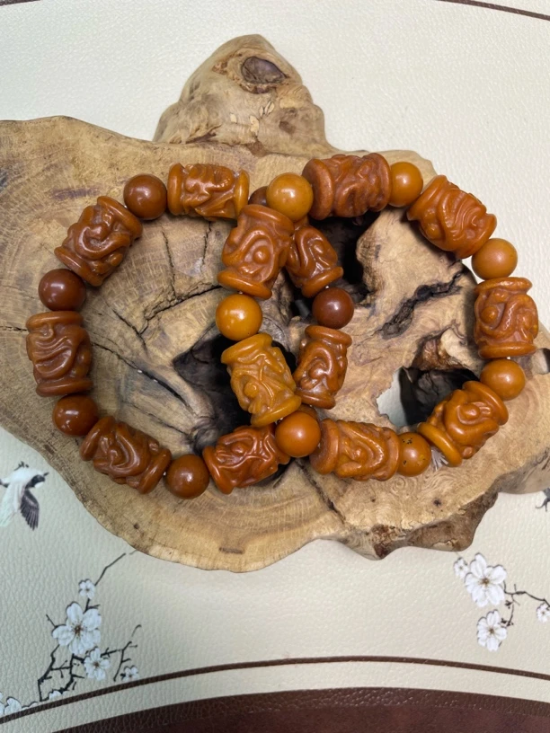 和田玉龙柱手串’