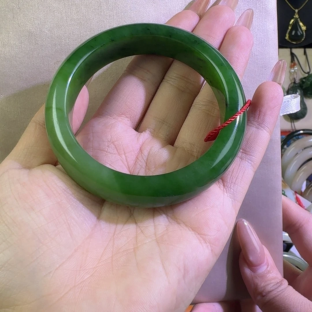 汤***汤和田玉未镶嵌手镯