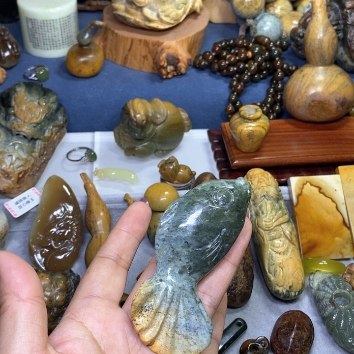 岫岩河磨玉（透闪石质玉）把件未镶嵌