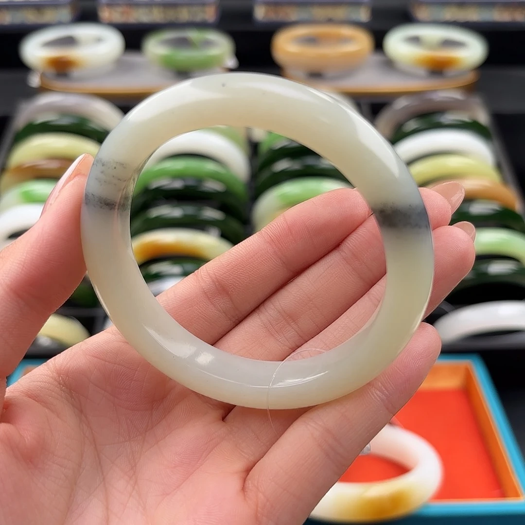 和田玉未镶嵌手镯58.9青花 油润超高！