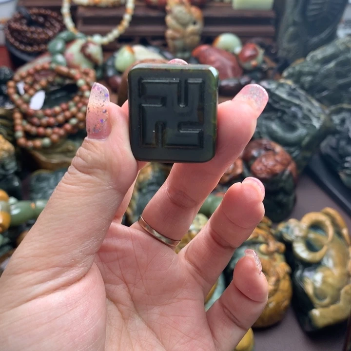 岫岩河磨玉（透闪石质玉）把件未镶嵌