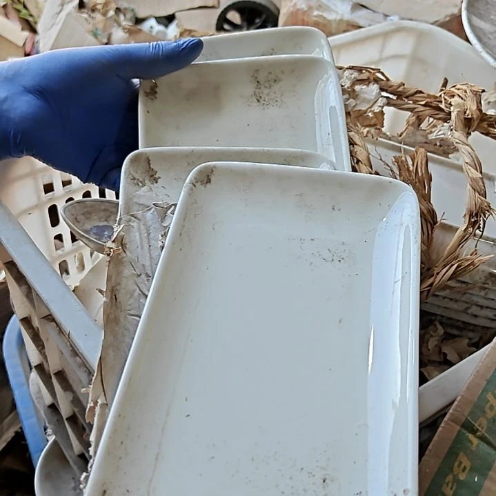 摆件盘子碗茶壶啥都有