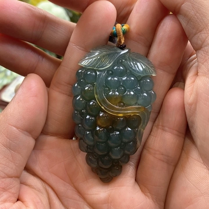 蛇纹石玉未镶嵌挂件