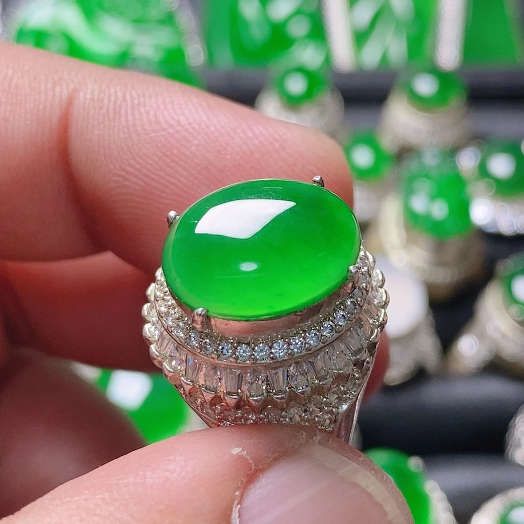 翡翠未镶嵌颈饰