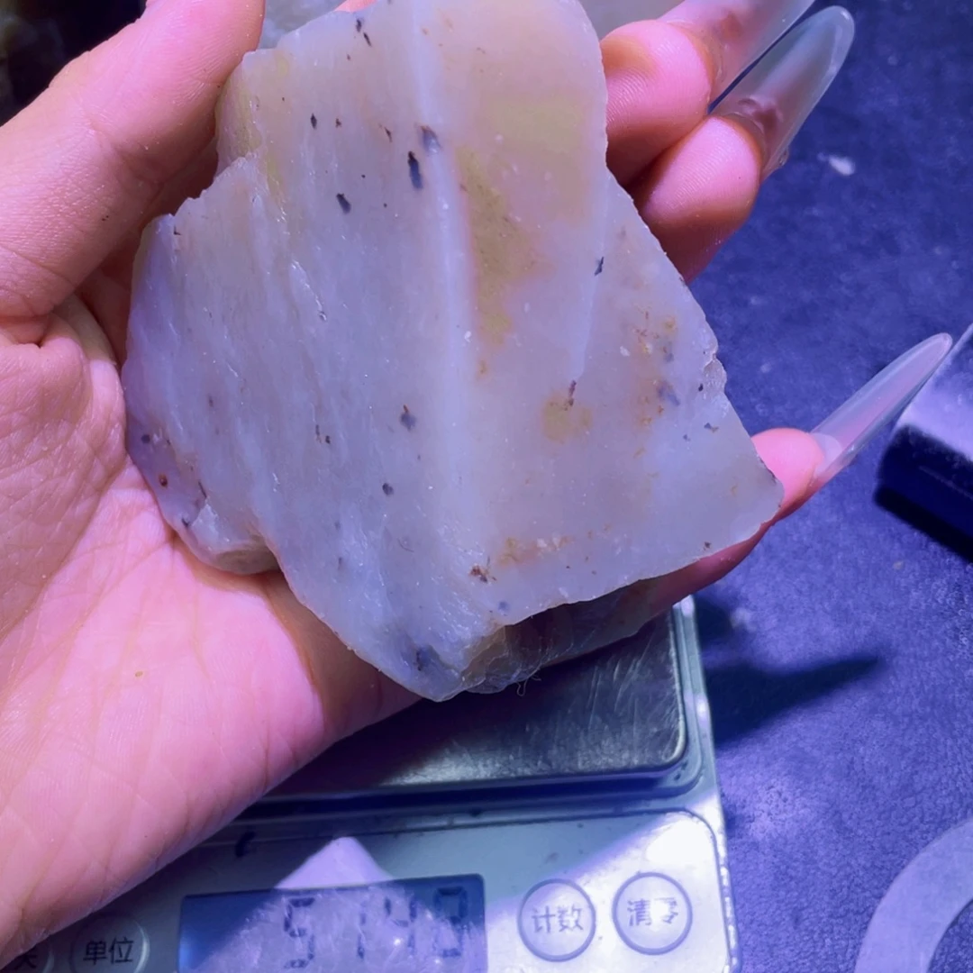 和田玉未镶嵌珠宝半成品