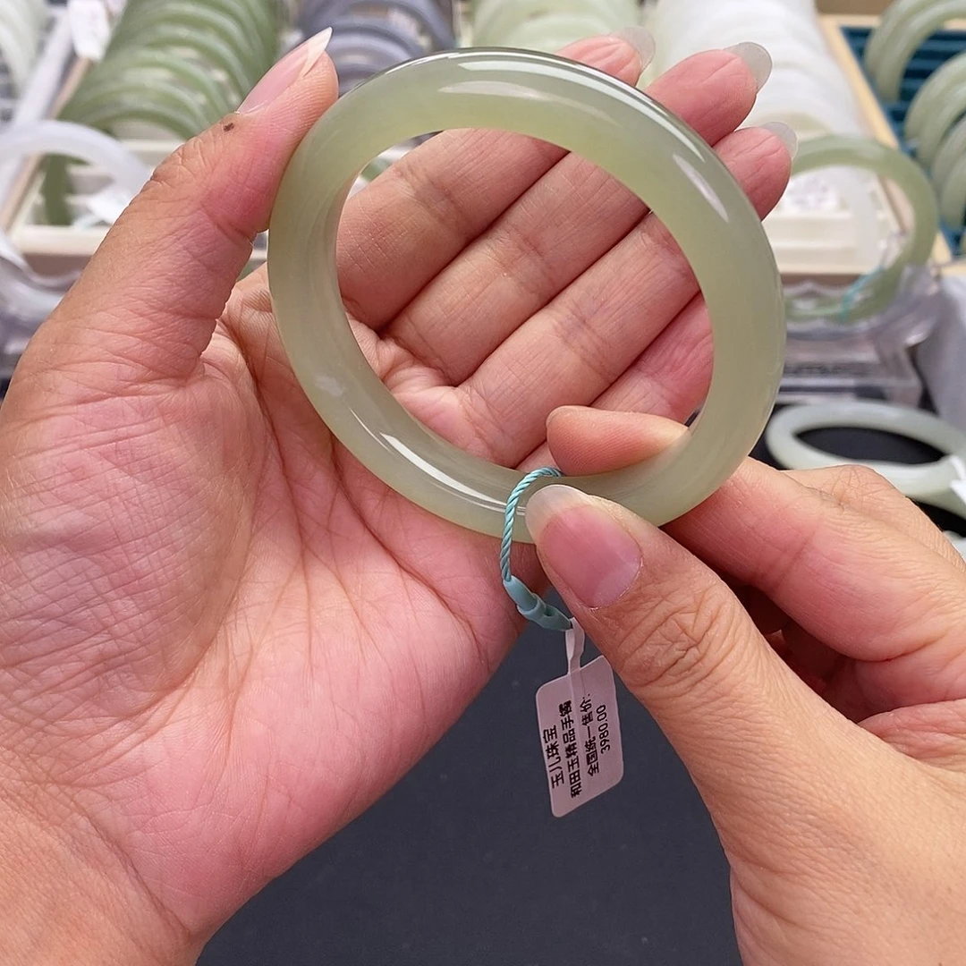 和田玉未镶嵌珠宝奇石和田玉手镯55.56