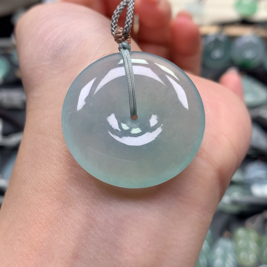 翡翠颈饰未镶嵌扣子