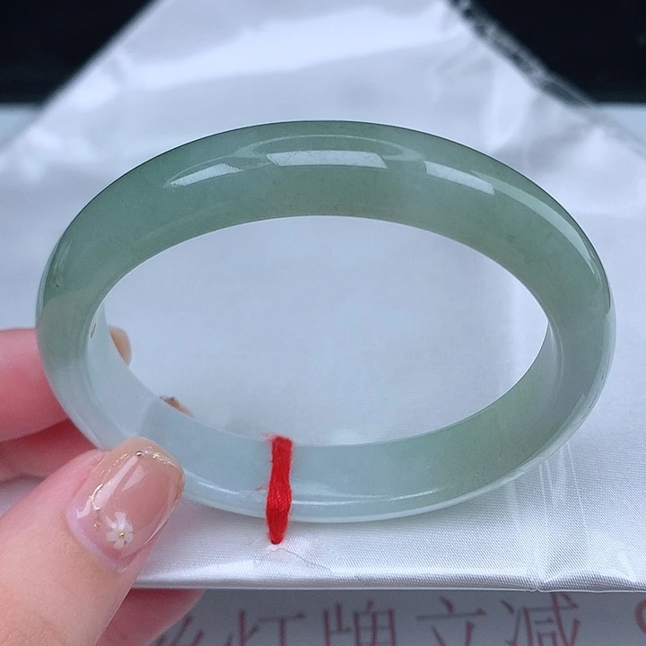 翡翠手镯（贵妃镯）未镶嵌天然