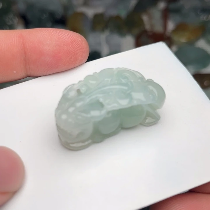 翡翠未镶嵌颈饰貔貅