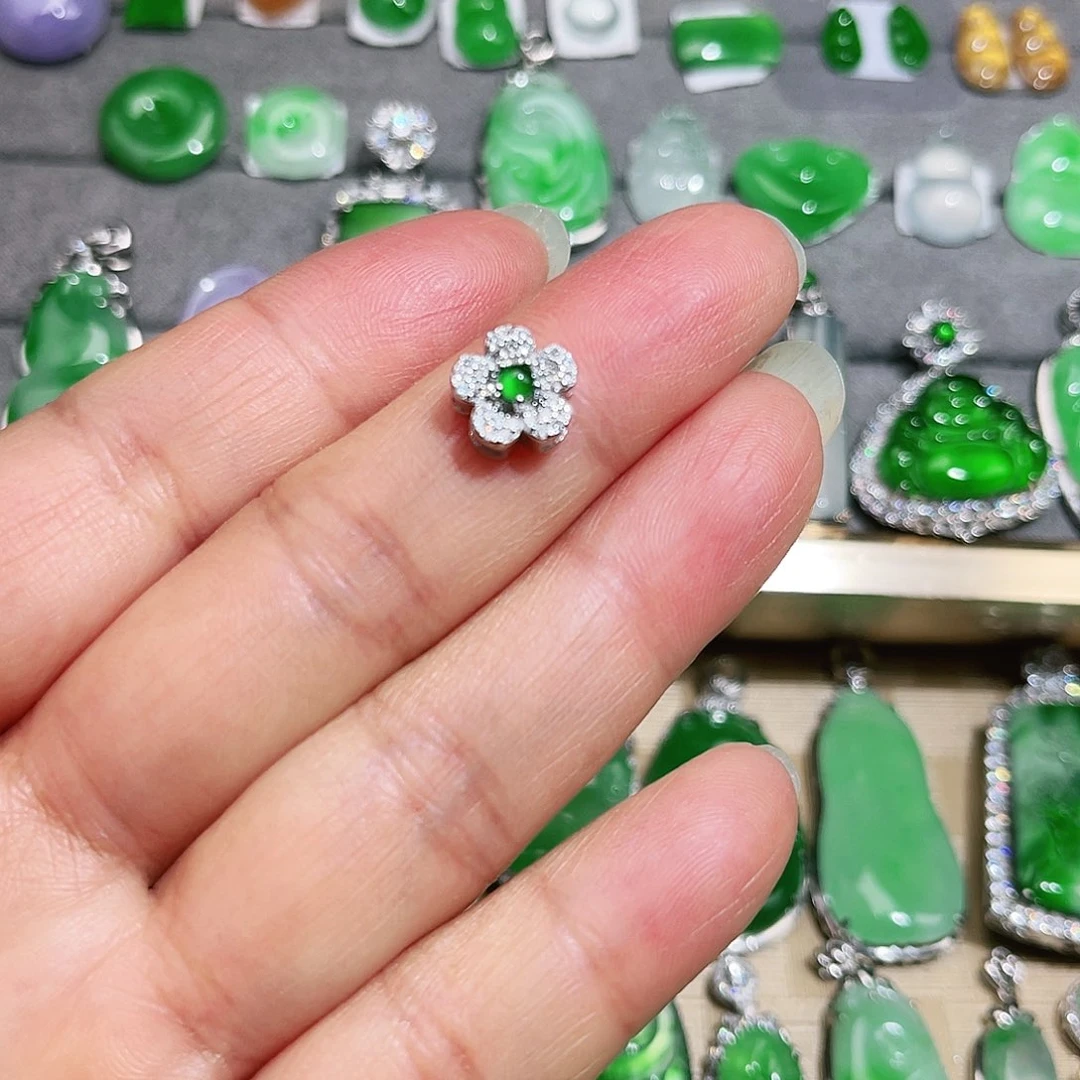 翡翠颈饰未镶嵌裸石