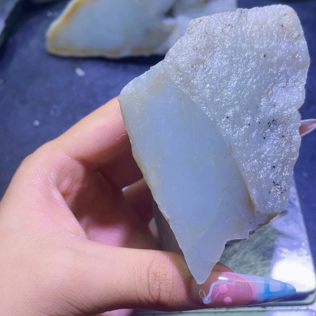 未镶嵌和田玉（糖玉）珠宝半成品