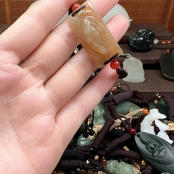 和田玉未镶嵌吊坠(不含链)