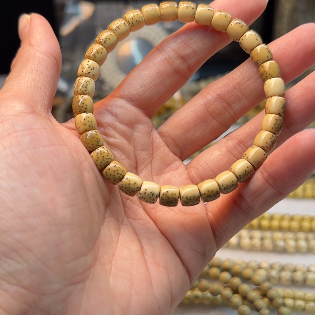 吊坠星月菩提精品石玉卡7河豚单圈