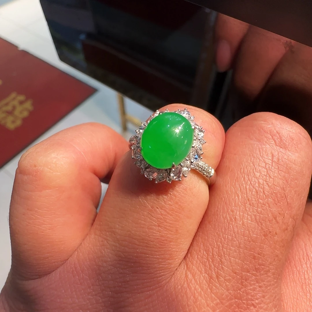 翡翠18K金镶嵌戒指