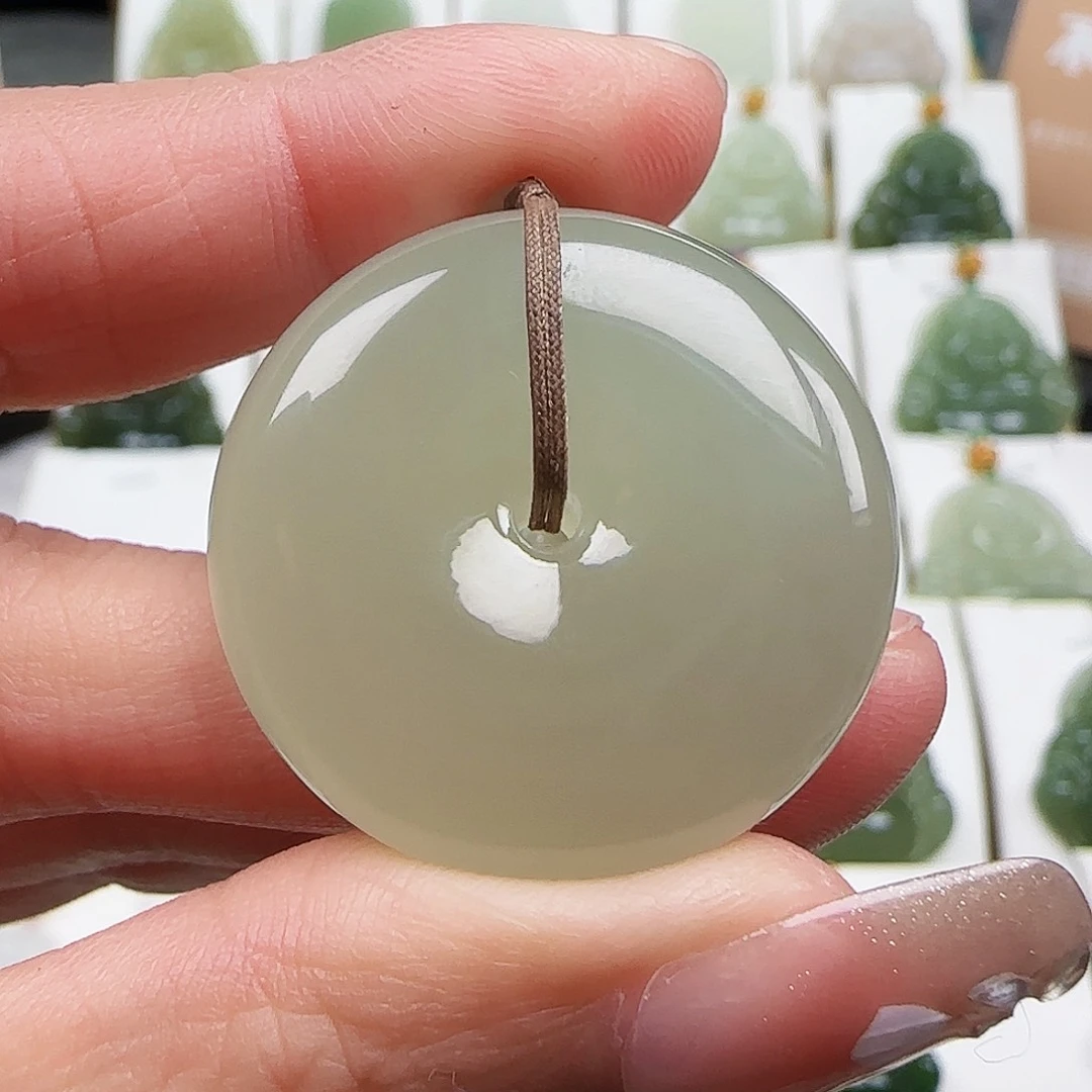 问***愧和田玉未镶嵌颈饰30