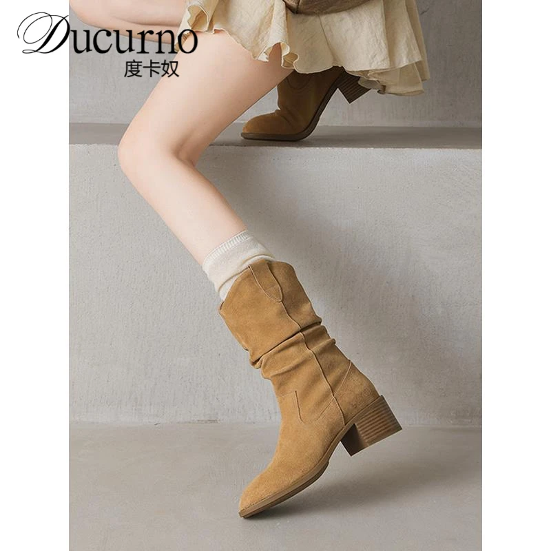 度卡奴2025新款覆古西部牛仔靴磨砂中筒靴真皮粗跟V口松弛堆堆靴