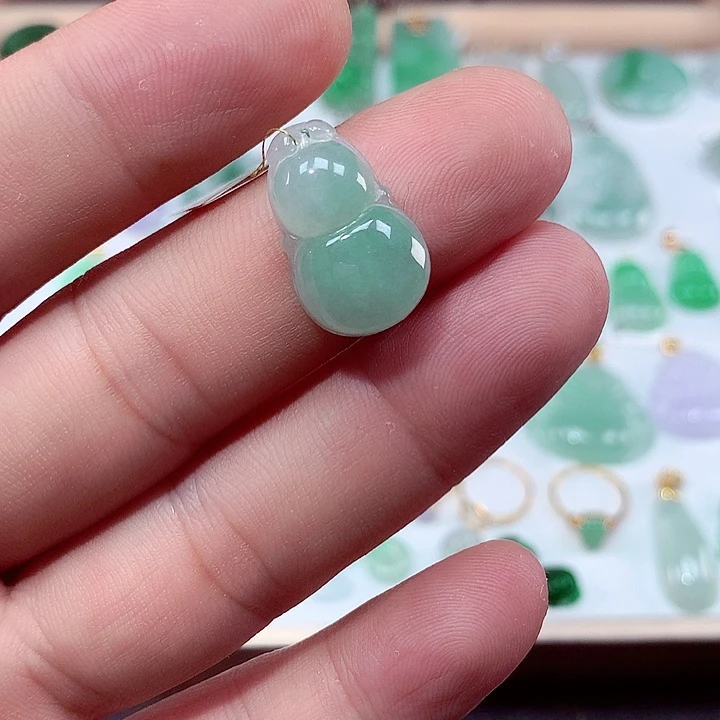 翡翠未镶嵌颈饰吊坠