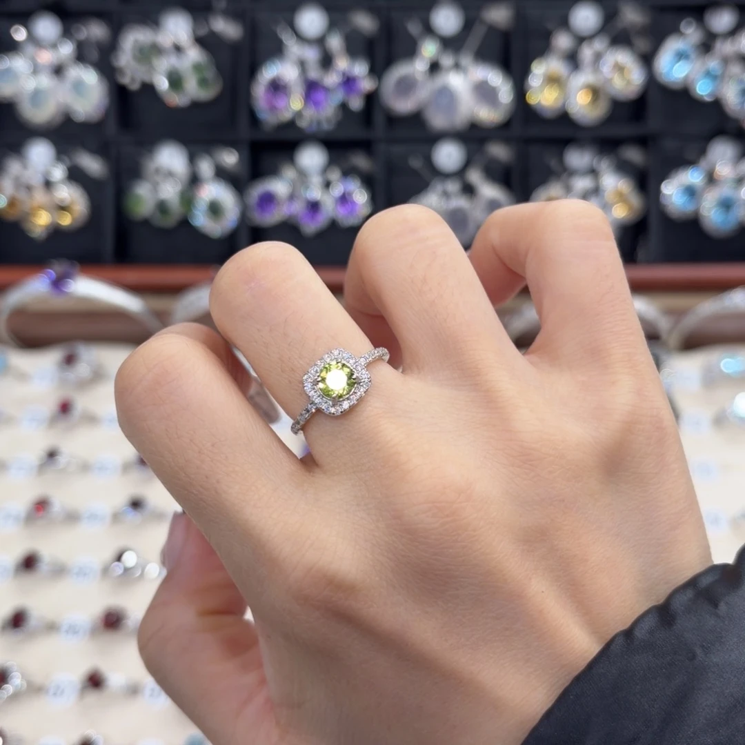 宇***文橄榄石戒指银S925镶嵌