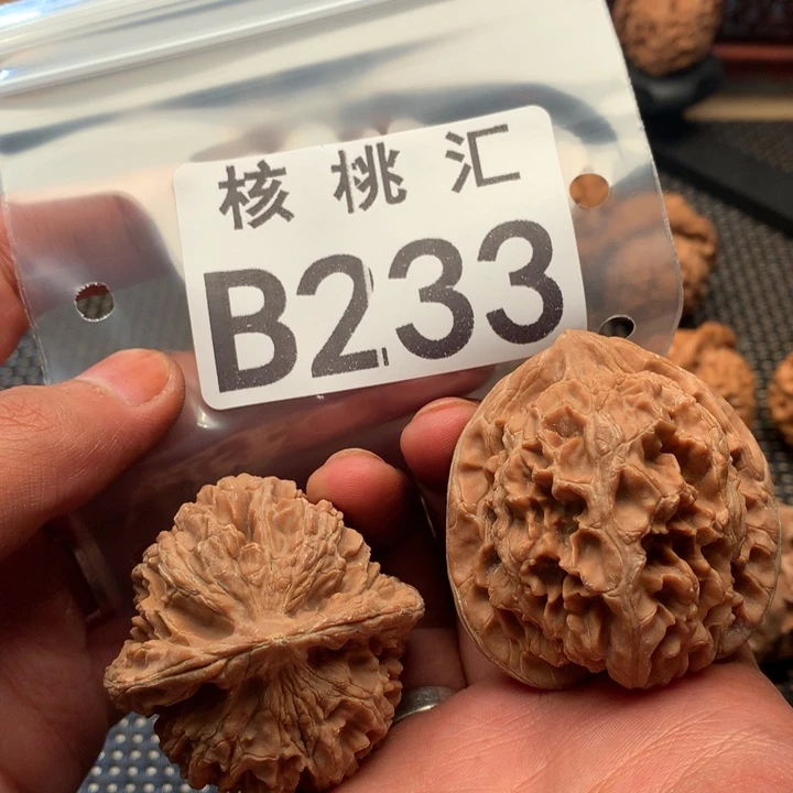 吊坠文玩核桃玉麒麟