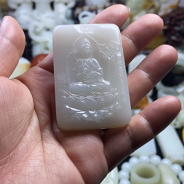 和田玉未镶嵌把件