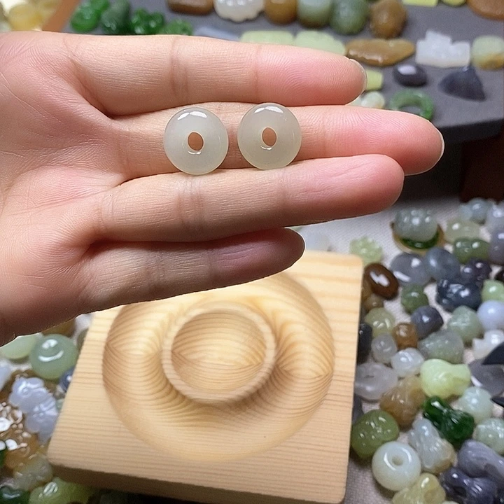 未镶嵌和田玉挂件张****萍