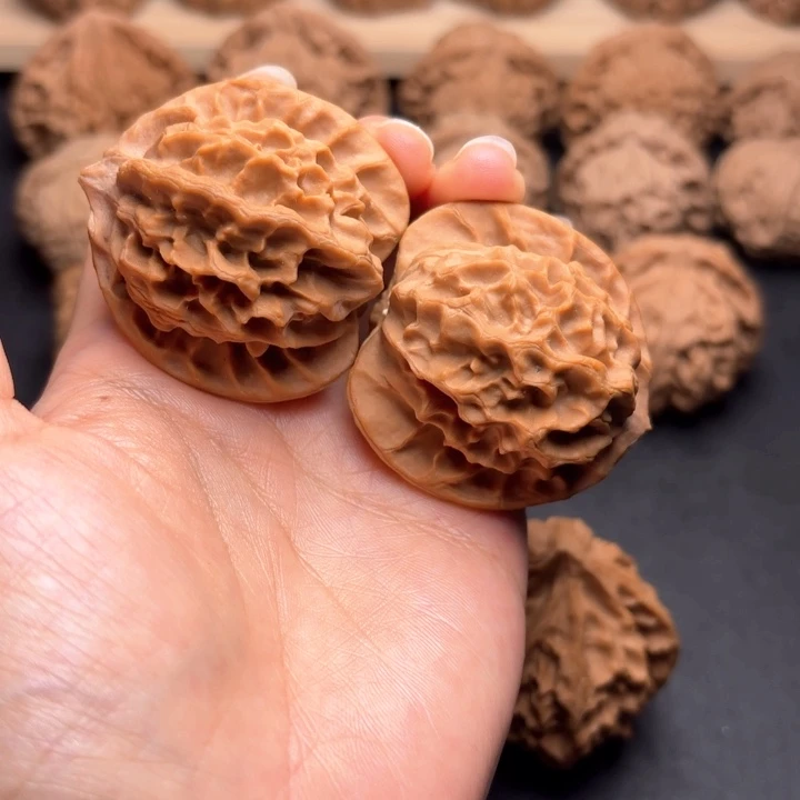 古***泉文玩核桃把件42龙鳞克重50.5