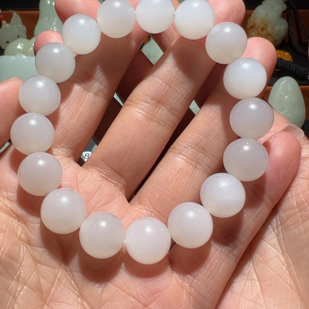 西***情和田玉未镶嵌颈饰