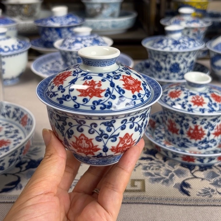 摆件釉里红缠枝莲元宝二才盖碗