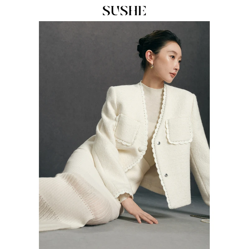 束皙SUSHE 秋棠雪 圈圈羊毛针织花边V领正肩短款白色香风外套秋冬