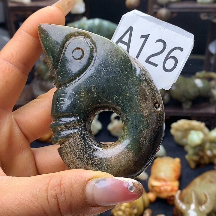 和田玉未镶嵌车挂