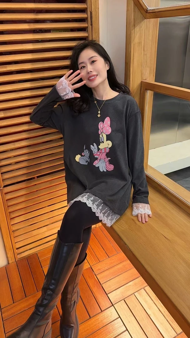 Miss huo 蕾丝拼接卡通印花打底衫 A 灰色 1827